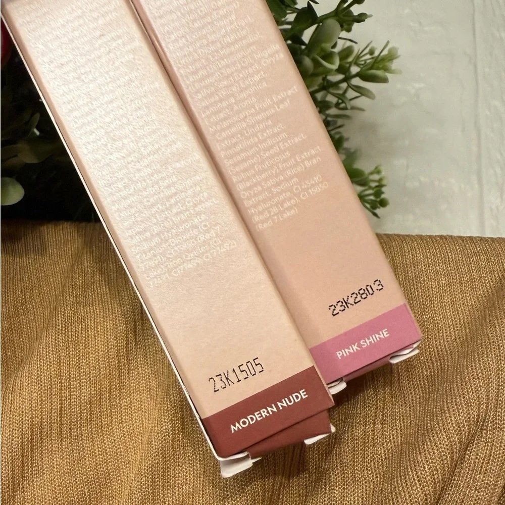 YENSA LUXE LIP NOURISHING OIL WITH HYALURONIC + VITAMIN E